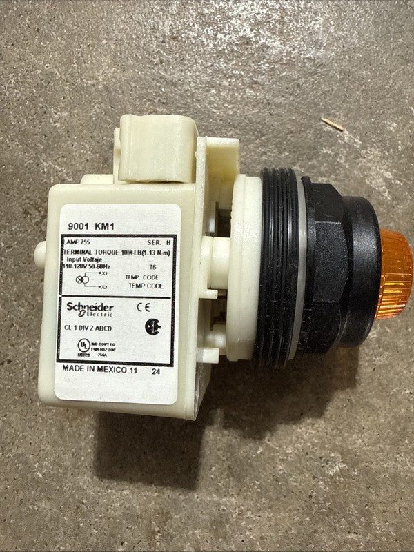 Lot of 11 Schneider Electric 9001 KM1 Harmony 30mm Amber Pilot Light