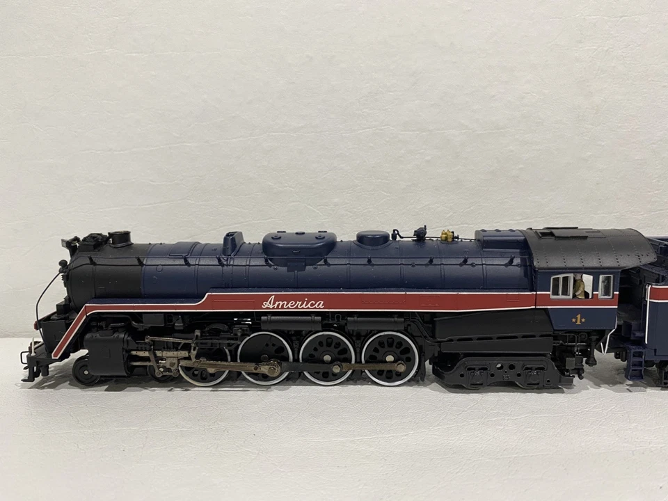 Precision Craft Models #590 HO Scale Reading 4-8-4 T1 American Freedom Train - Image 2 of 4