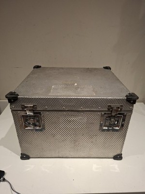 großes Aliminium Flightcase für Kamera TV oder Instrumente 52 cm 47 cm x 57 cm 