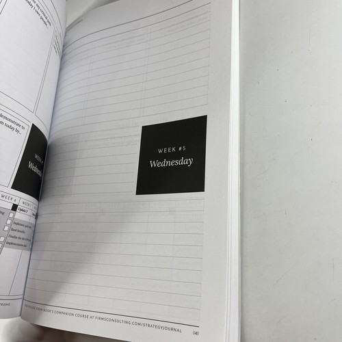 The Strategy Journal 1st Edition by Kris Safarova Paperback Consulting Textbook - 第 10/17 張圖片