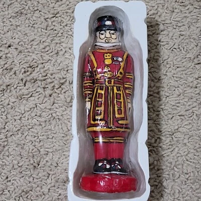 Vintage Kenley's Beefeater Yeoman Gin Candle Red 6.5" Tall Tower London Guard - Image 1 of 4