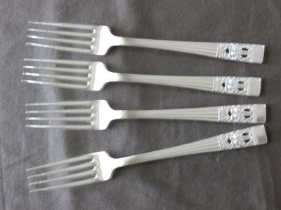 4 x HAMPTON COURT Community Dessertgabeln - gestempelt - exzellenter Zustand