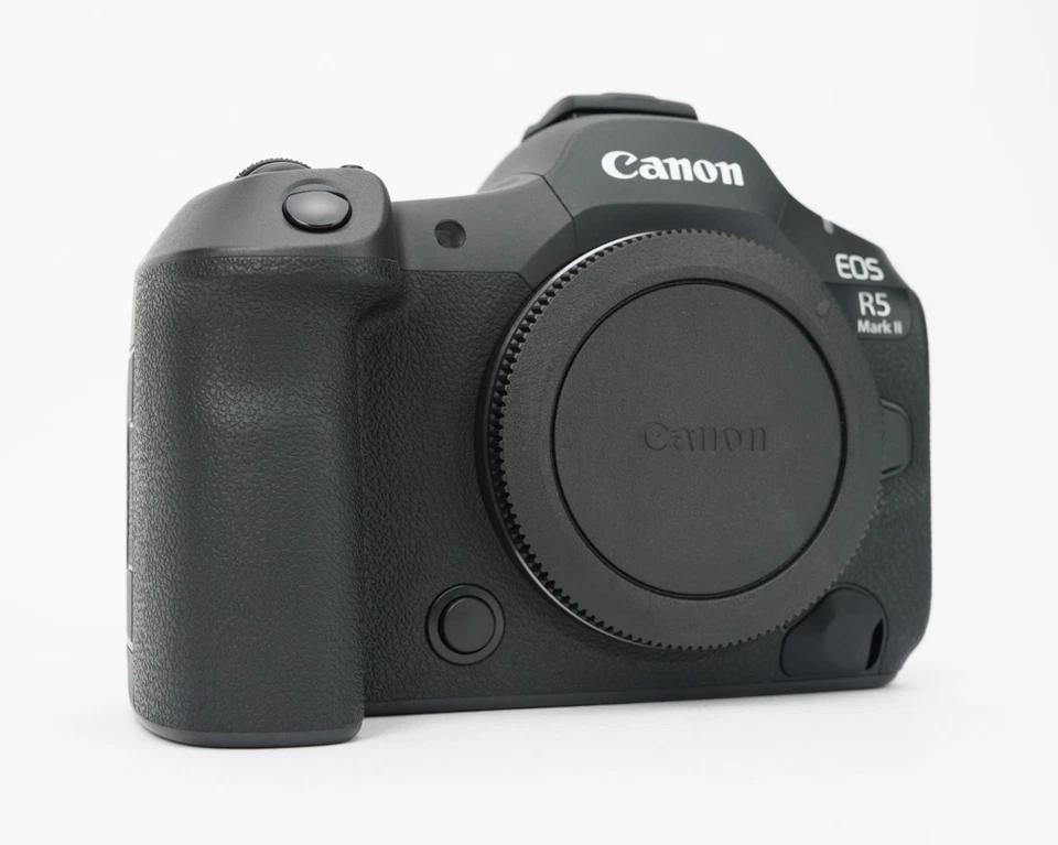 Canon EOS R5 Mark II, photo 2 of 5