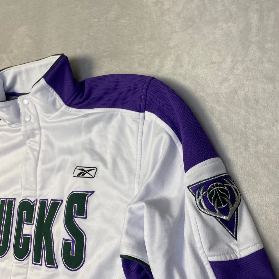 Chaqueta Reebok NBA Milwaukee Bucks L Tall Blanco Morado VTG Hombres Foto 3 de 4