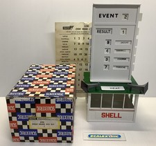 SCALEXTRIC TRI-ANG 1960s A201 EVENT BOARD & HUT 1.32 (COMPLETE) BOXED 1.32