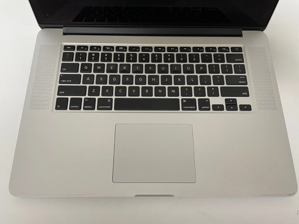 Apple MacBook Pro ME874LL/A 15.4 Inch Laptop Retina Display 128GB 16GB OS 10.13 - Image 4 of 4