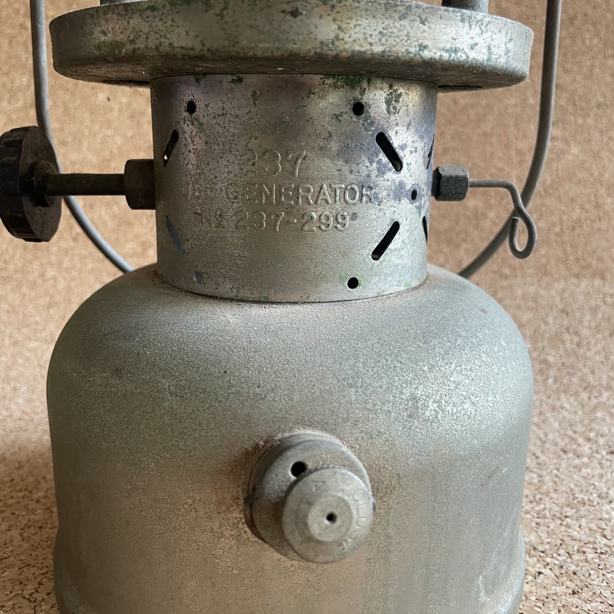 希少品　Coleman 81 pair of old coleman lanterns quicklite mica HTF RARE FOR