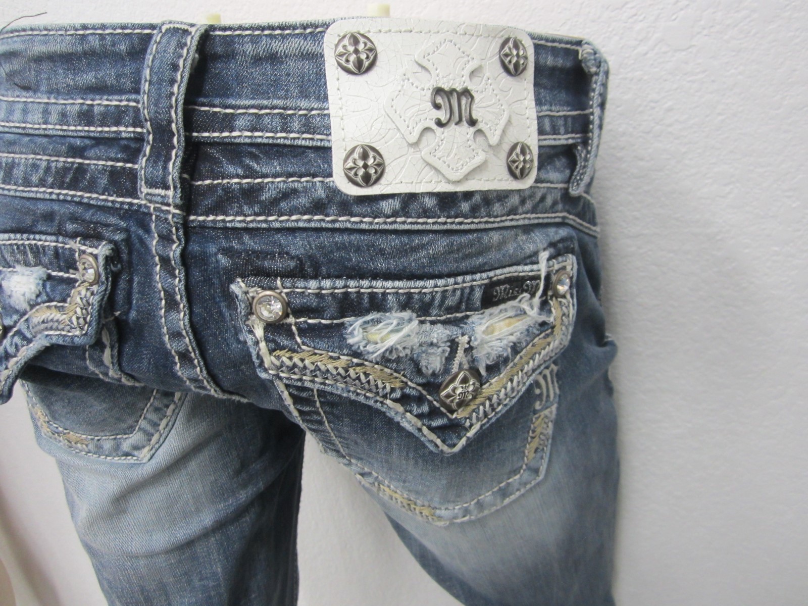 NWT  MISS ME EMBELLISHED Standard Cropped Jeans ME8518C3 sz 26 X 23 image 2