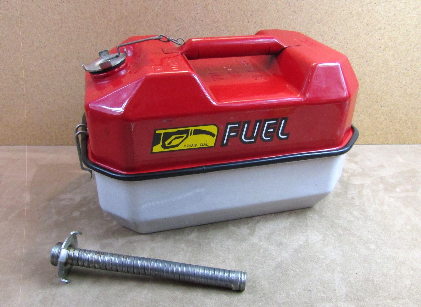 NICE! BLITZ USMC FUEL & TOOL MATE 11/2 GALLON FUEL TANK / TOOL BOX 86