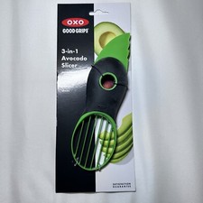 OXO Good Grips 3-in-1 AVOCADO SLICER (Safely Splits, Pits, and Slices) NIP