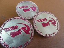 Drei Plaketten/Abzeichen Tag der Sowjetischen Wissenschaften in der DDR