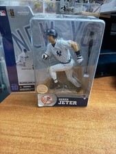 2004 Derek Jeter #2 McFarlane Sportspicks MLB Series 10 NY Yankees Action Figure