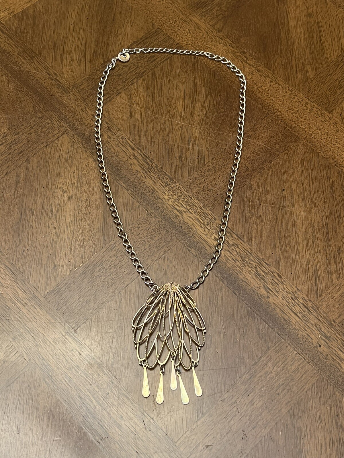Foto 1 di 9