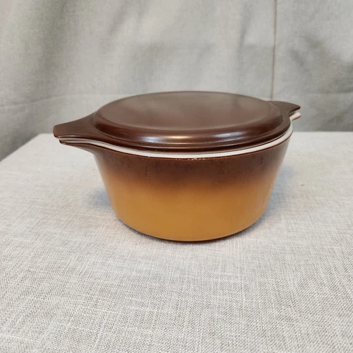 Vintage Glass Pyrex Orchard Brown Ombre 1 1/2 Quart w Lid 24-C 15 Ovenware USED