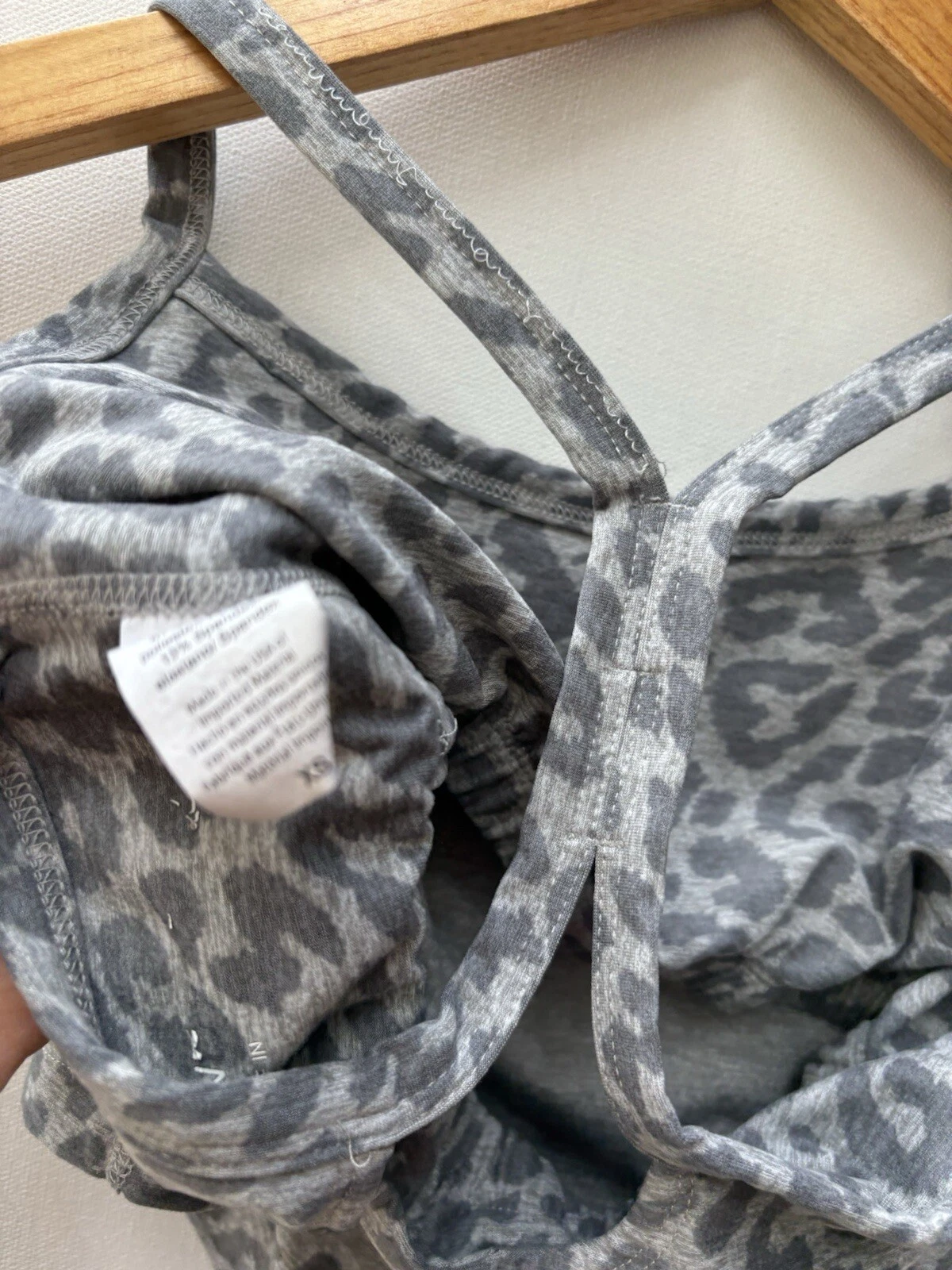 beyond-yoga crop top leopard shirt