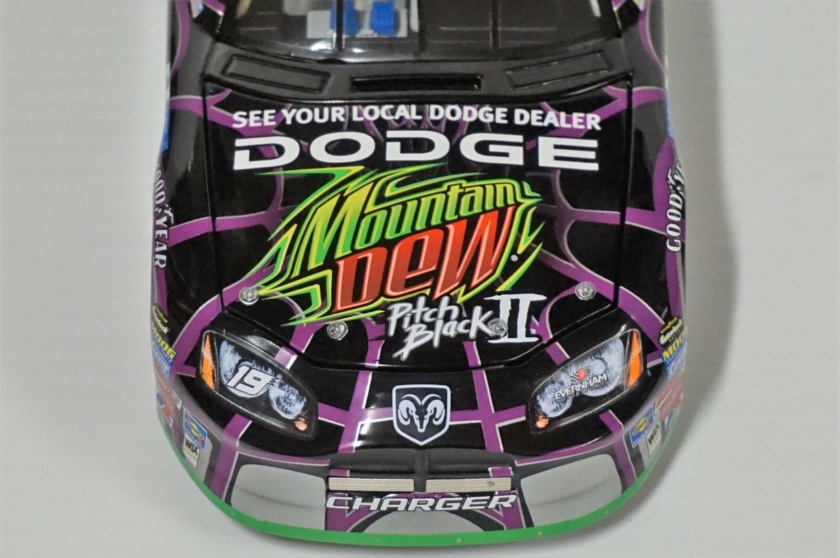 1/24 Jeremy Mayfield #19 Mountain Dew/Pitch Black 2005 Dodge