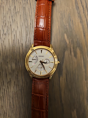 セイコー クォーツ　デイデイト　SNT006P1 5Y66-0AB0 Seiko Triple Dial Quartz Mens Dress Watch #5Y66-0AB0 Japan