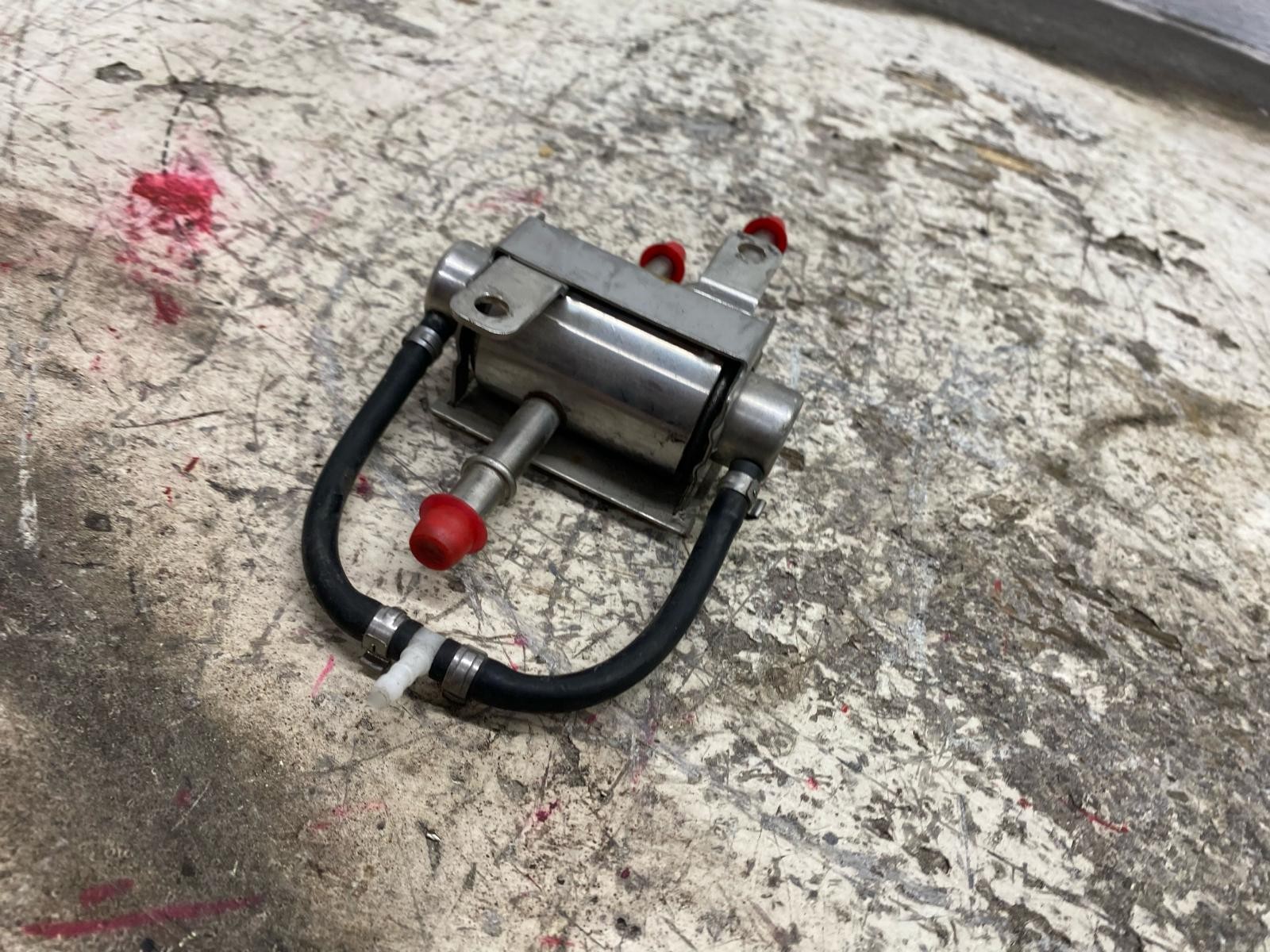 Bentley Mulsanne 2010-2020 Fuel pressure regulator P/N 3Y0201549
