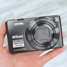 Nikon COOLPIX S7000 Digital Camera 16 MP 20x Optical Zoom with Accessories Black
