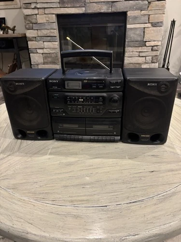 VTG Sony CFD-560 CD Radio Cassette BoomBox Mega Bass Detatchable Speakers