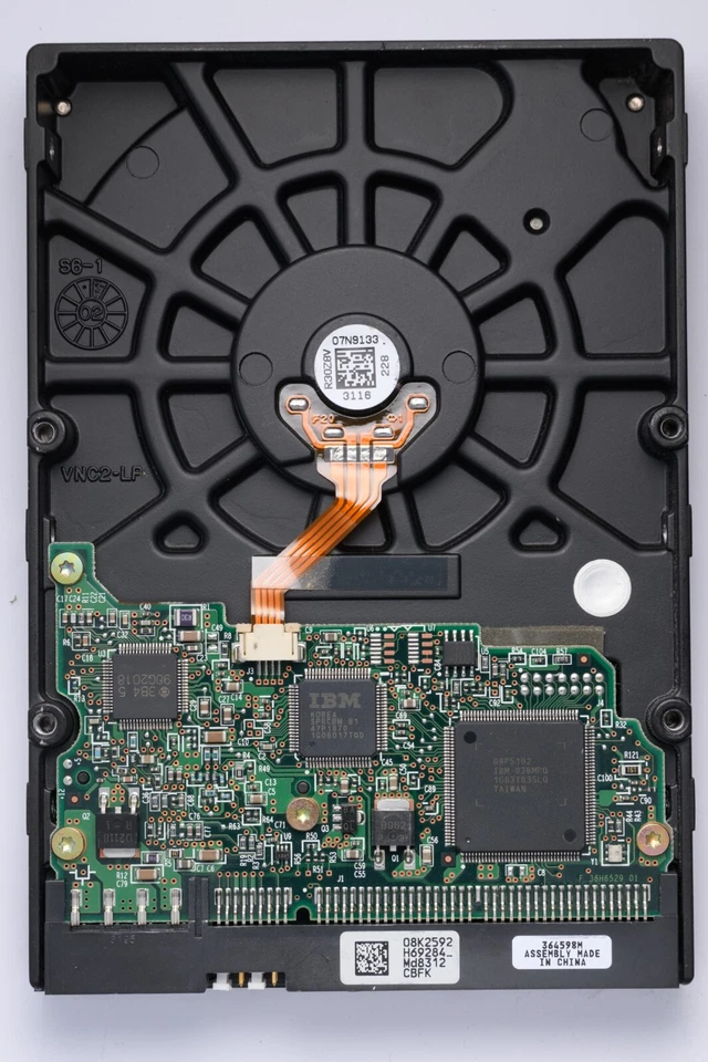 Hitachi Deskstar 60GB IDE Desktop Hard Drive Model IC35L060AVV207-0 P/N 13G0222 - Image 2 of 2