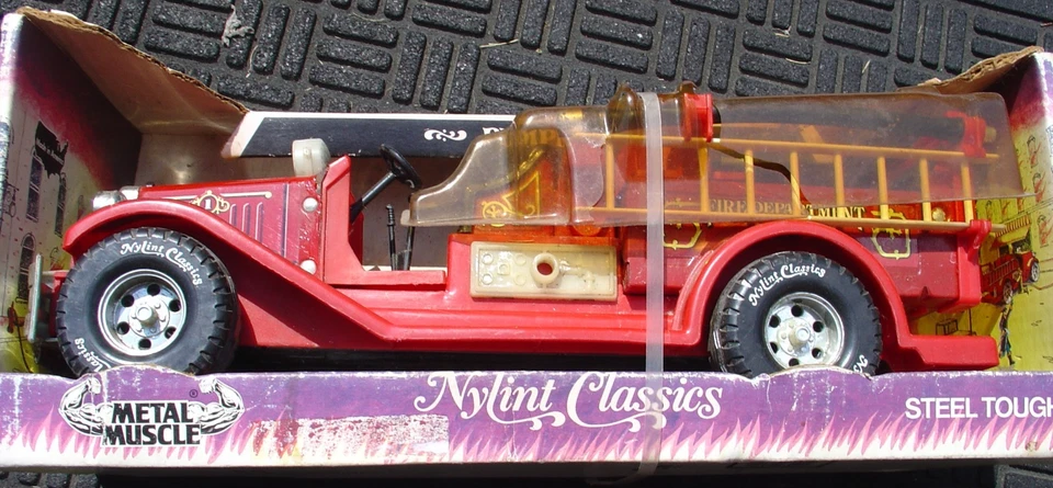 Vtg 1990 Nylint Classics Metal Muscle Fire Pumper Truck in Original Box - Image 2 of 4