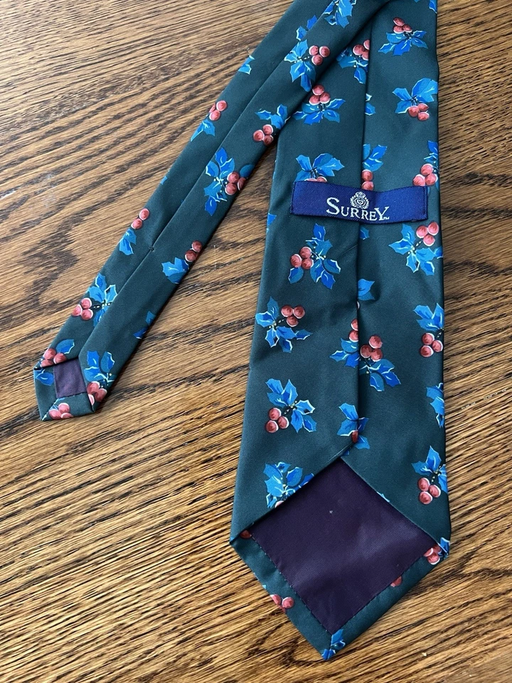 Vintage Surrey Berries Floral Leaf Geo Polyester Tie Retro 60s 70s Made in USA - Image 4 of 4