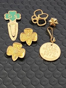 Estate Vintage Girl Scouts Lot Pins Book Mark Pendant Collectible Memories