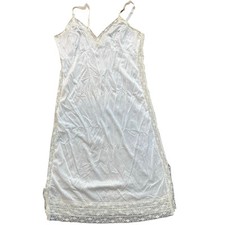 Vanity Fair Women's White Rosette Lace V-neck Full Slip Dress Size 40