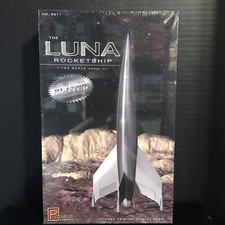 Pegasus 9311 Special Edition Luna Rocketship Model Kit-nib-1/144 Scale
