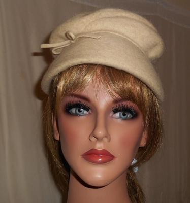 Vintage Cream Bow-Accent Hat Ladies Vintage Hat Cream with Cream Bow Color Stitched  main image 2