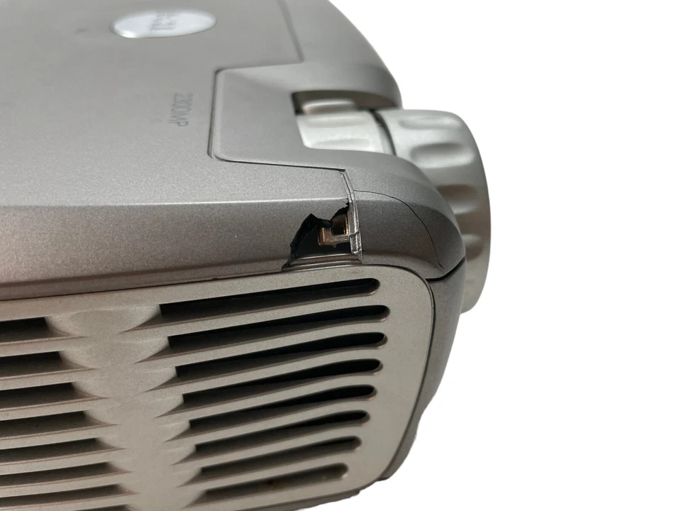 Dell 2300MP DLP Projector with power supply &Travel Case , excellent condition! - Image 3 of 4