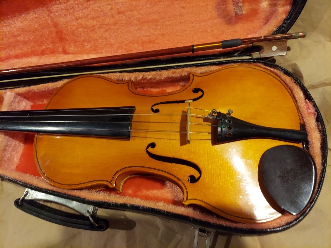 Hsinghai 4/4 violin with case. Very Good Condition | eBay Hsinghai 4/4 violin with case. Very Good Condition | eBay