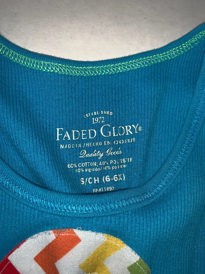 Usado - Vestido Gloria Desteñido Niñas (Talla S/6) Foto 3 de 4