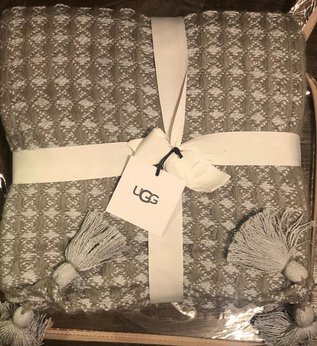 NWT UGG CABRILLO WAFFLE WEAVE TASSEL THROW 50 x 70 BLANKET SEAL
