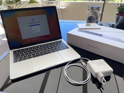 APPLE MacBook Pro MPXY2D/A 13.3 Zoll Display Core i5 8GB RAM 512GB silver