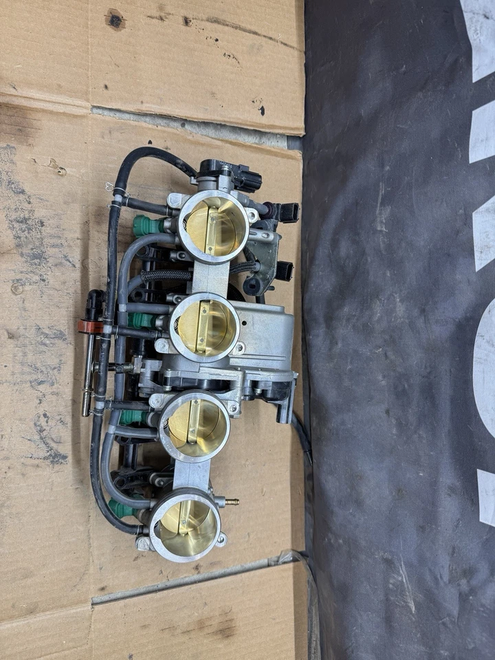 Inyectores de cuerpos de acelerador 21 22 23 24 KAWASAKI NINJA ZX10R Foto 2 de 4