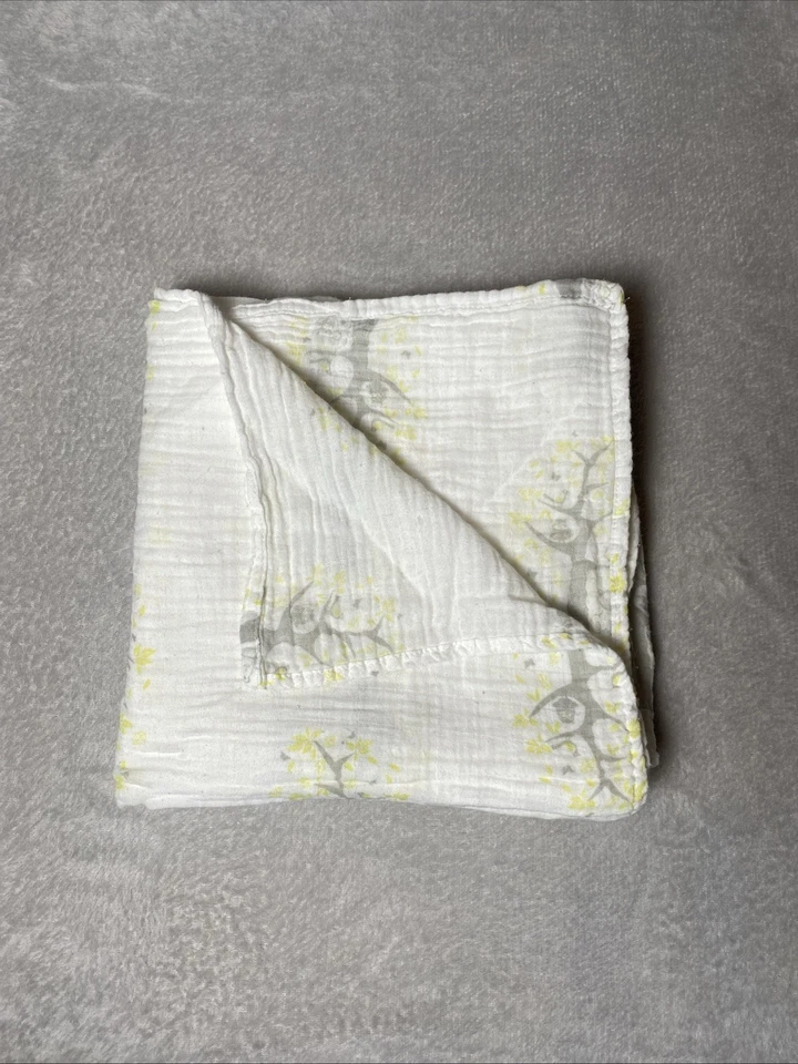 Manta para bebé árbol pájaros oso de peluche blanco gris amarillo muselina algodón Lovey Foto 2 de 3