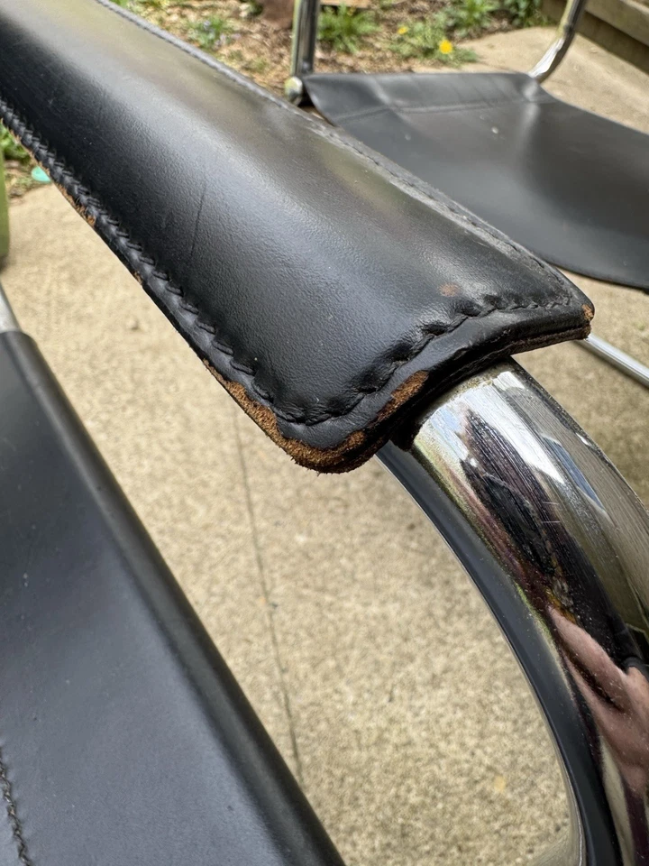 Juego de 4 sillas voladizas vintage MCM Loewenstein/Oggo cromadas y de cuero Foto 4 de 4