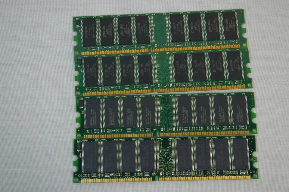 Lot x4 Used Kingston 1GB  PC 3200 DIMM RAM, 2-KVR400X64C3A/1G + 2-KTH-D530/1G - Image 2 of 2