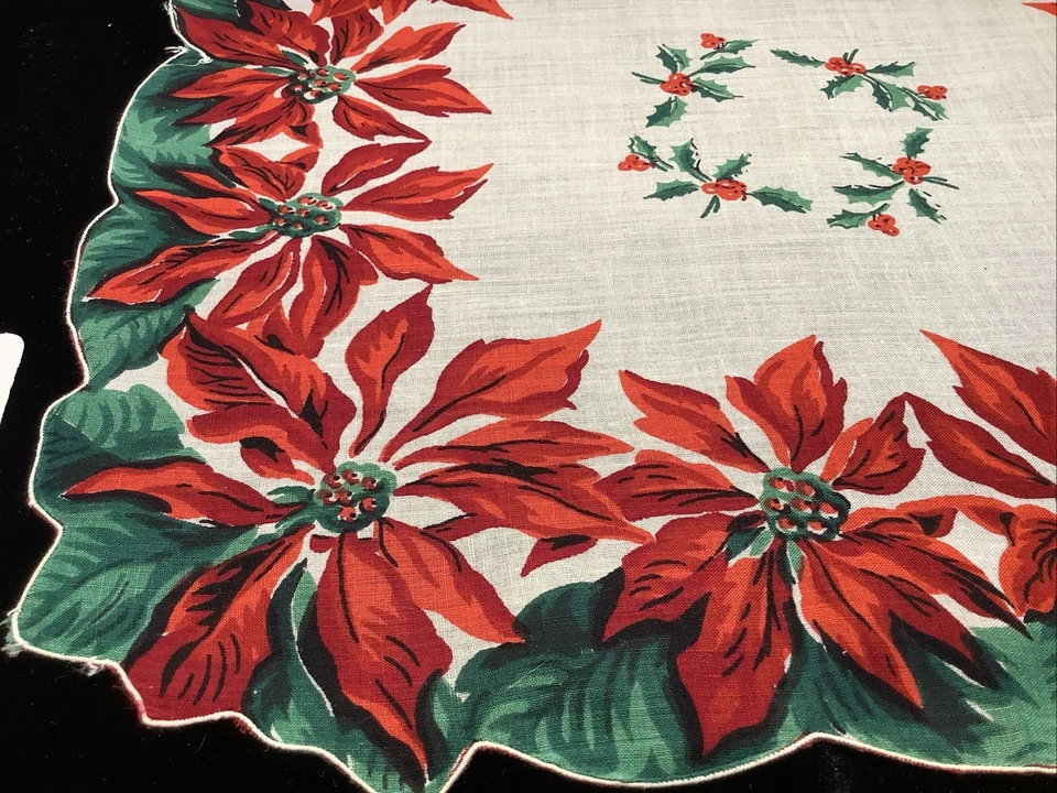 2112🌟Vintage Christmas Holiday Hanky -Bright Red & Green Poinsettia Scallop - Image 4 of 4