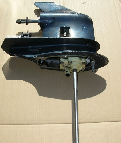 20hp 25hp 30hp Johnson Evinrude gear case lower unit (long shaft) - Picture 15 of 18