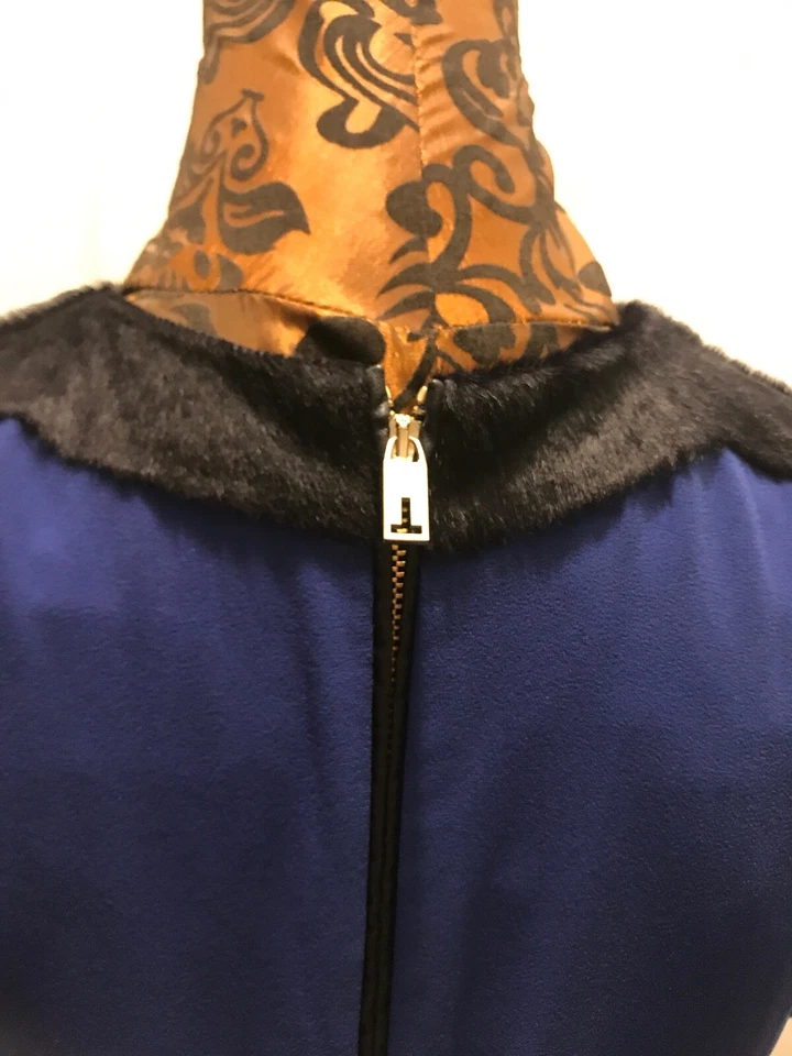 Top Ted Baker Royal azul manga corta con detalle de hombro/cuello de piel sintética talla 2 Foto 3 de 4