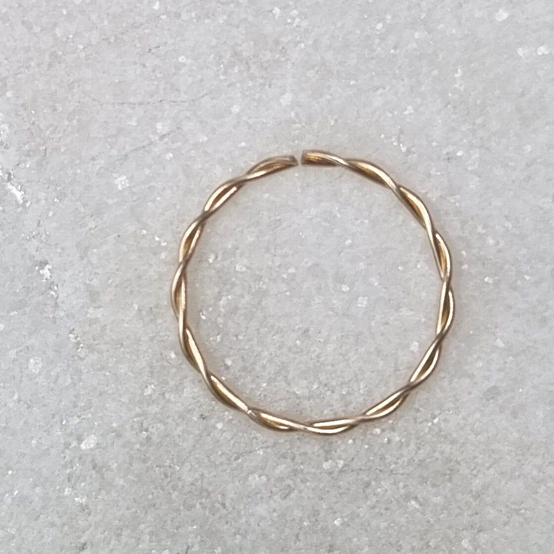 Twisted gold store nose ring