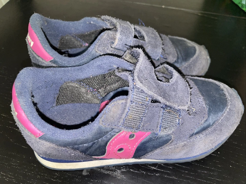 Zapatilla Jazz HL para niñas de Saucony en azul marino/rosa talla 10.5 M Niño pequeño SL160377 Foto 2 de 4