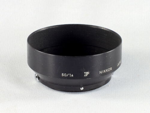 Abat-jour ou capot Nikon F, grand F avec « boutons » pour objectif 1,4/50 mm - Photo 1/3