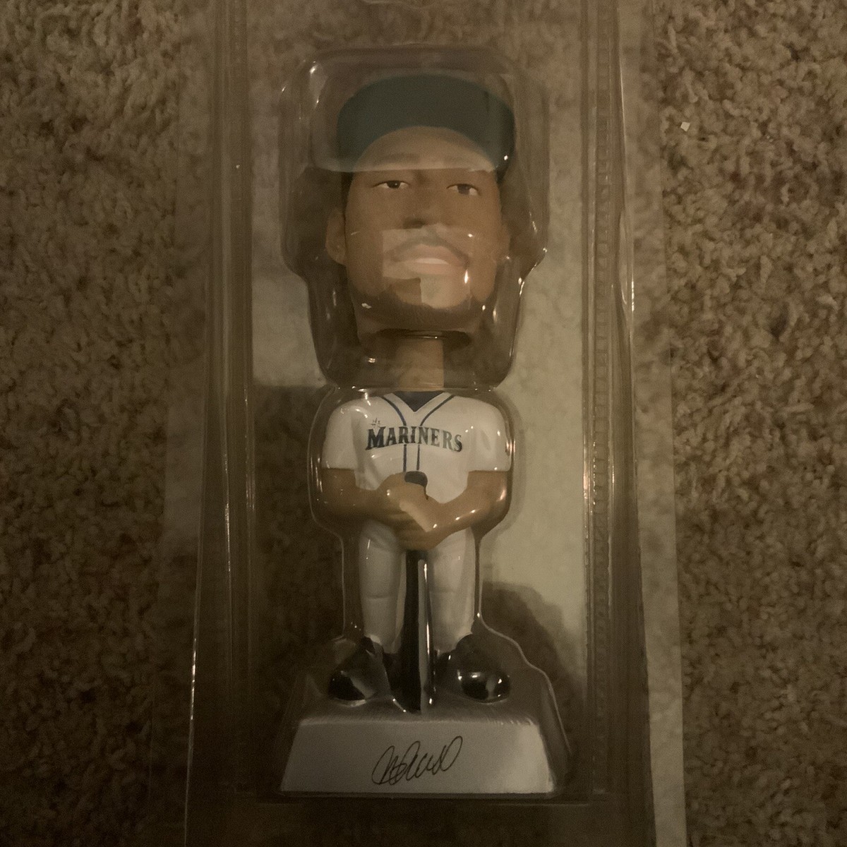 Ichiro Suzuki BOBBLEHEAD SEATTLE MARINERS Forever Spokesmen #1514