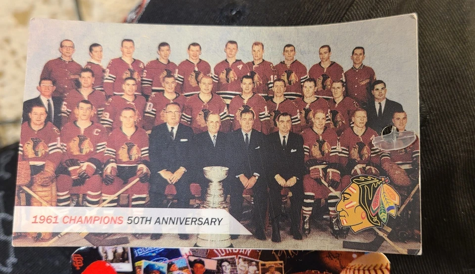 Sombrero firmado por los Chicago Blackhawks 1961 campeones 50 aniversario patio Bobby Hull #9 Foto 4 de 4