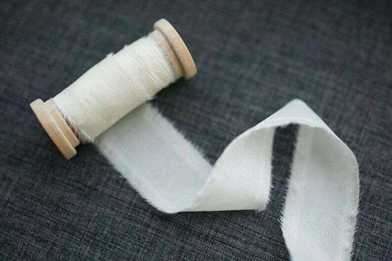 Cinta de seda de punto 100 % gasa de 1 pulgada con borde deshilachado (SIN TEÑIDO) | 45+ yardas Foto 2 de 4