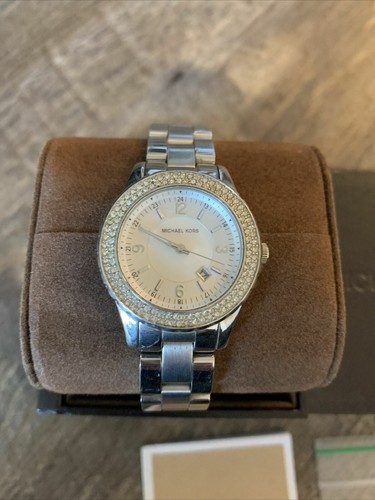 Michael Kors Womens Silver Round 